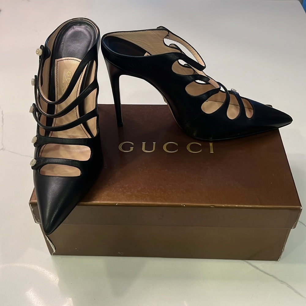 Gucci pointed toe high heels